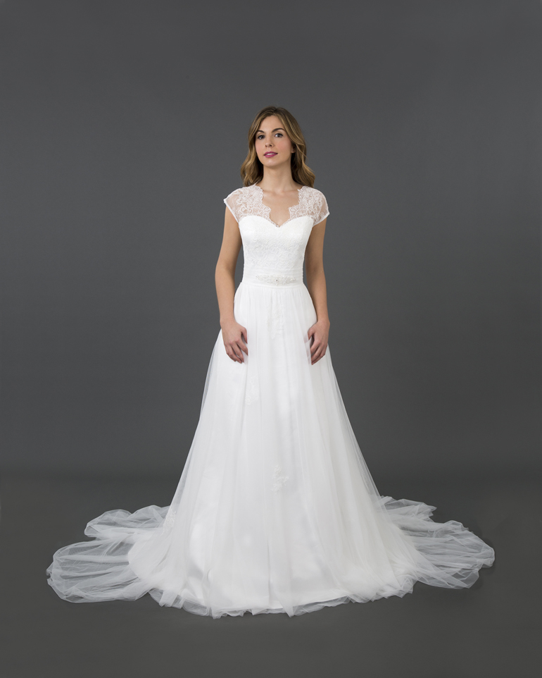Malorie dress, a timeless bridal dress in lace and tulle skirt